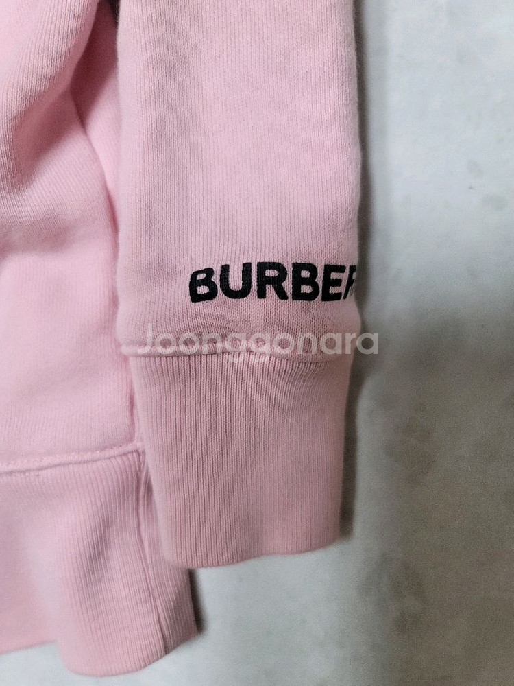 버버리 핑크 맨투맨 키즈140 정품--2