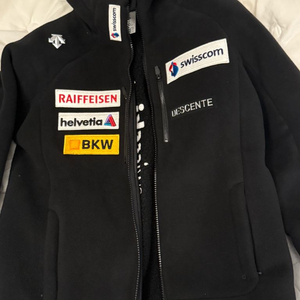 데상트 후리스 85 사이즈 팝니다