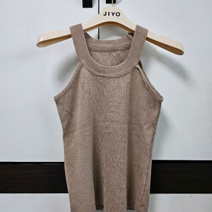 베이지 홀터넥 니트 나시