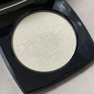 (새상품) 샤넬 하이라이터 화이트 오팔