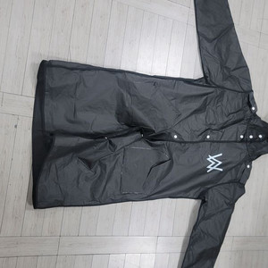 Alan Walker 브랜드의 검정색 우비