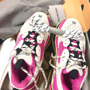 발렌시아가트리플s 35사이즈