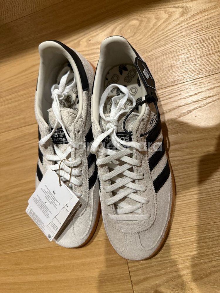 아디다스 스페지알 (240)--0