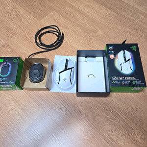 레이저 바실리스크 V3 Pro 게이밍 마우스+ 충전독