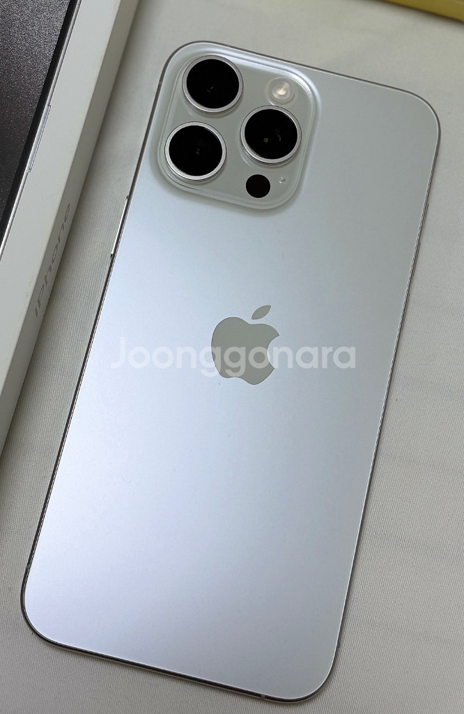 [리퍼 미사용] 아이폰15 프로 맥스 화이트 티타늄 512GB + 새케이스2개,액정강화유리13개,카메라강화유리7개--4