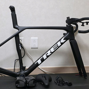 트렉 마돈 8세대 SL5 M 프레임셋 + RSL 일체형 핸들바 + 에어로케이지