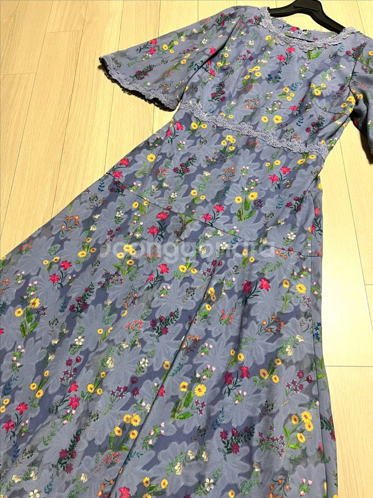 듀엘 DEWL 레이스 자수 포인트 플라워 롱원피스 플레어 쉬폰 꽃무늬 블루 하늘색 소라색--12