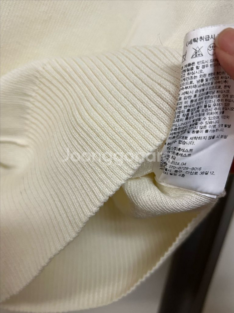 24년 룩캐스트 LOOKCAST sarah 사라 컷아웃 니트 탑 브이넥 반팔 린넨 아이보리--9