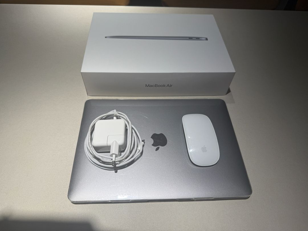 맥북에어 13인치 2020 m1, 7 core, 256GB, 8GB + 매직마우스 팝니다! 이미지