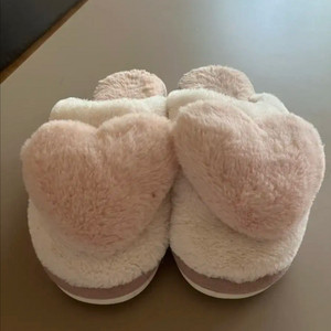 하트 털 슬리퍼