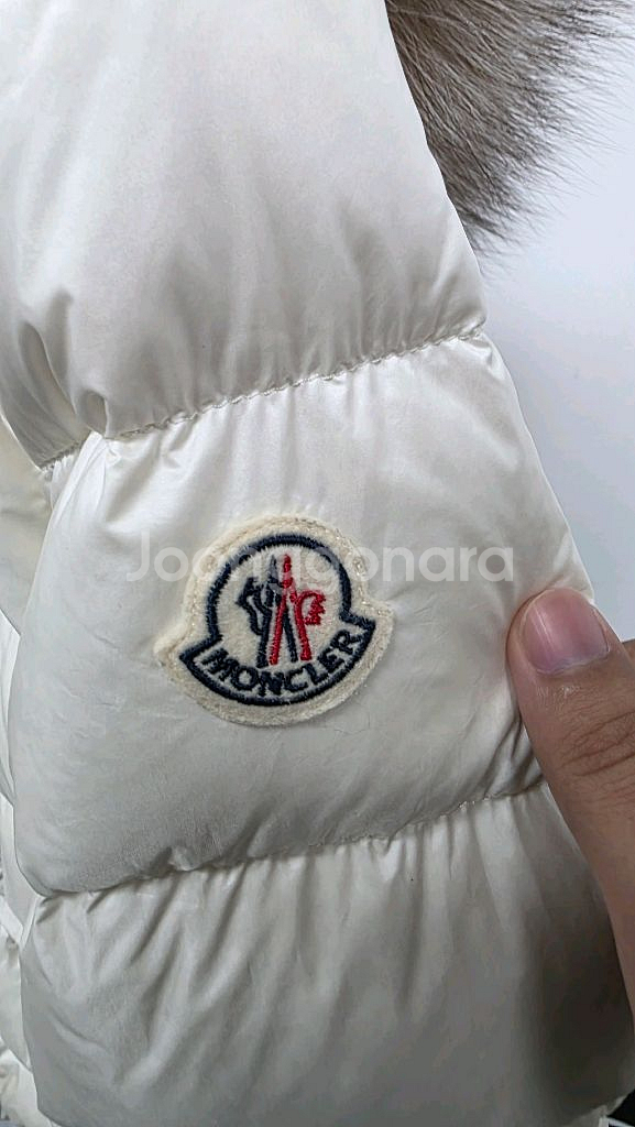 [0,새상품급]23fw 몽클레어 보에드 패딩--1