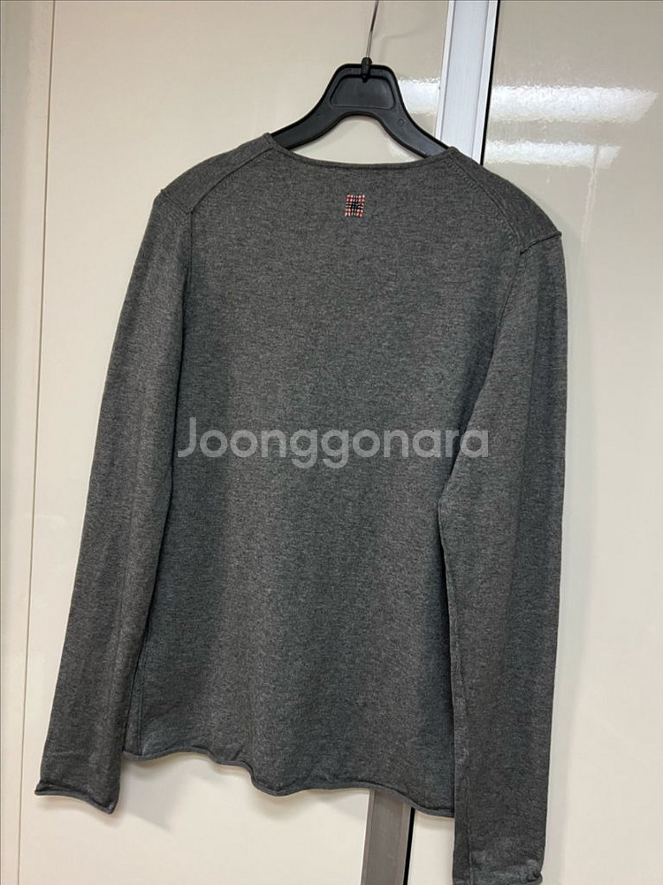 버버리 실크 캐시미어 울 브이넥 니트 그레이 긴팔 티셔츠 체크자수 포켓--11