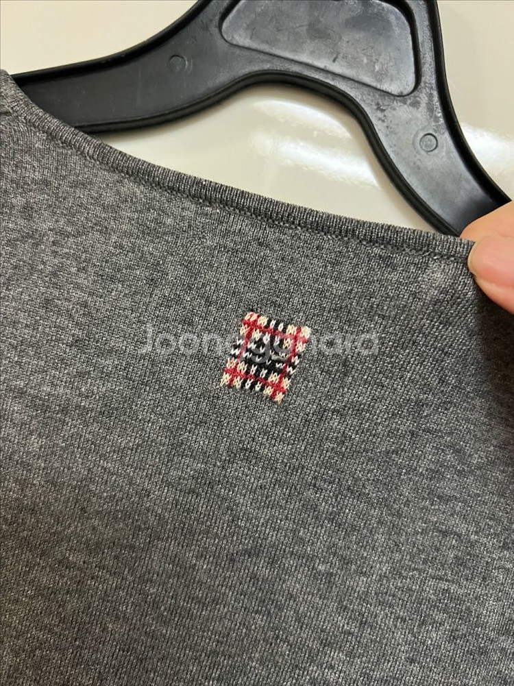 버버리 실크 캐시미어 울 브이넥 니트 그레이 긴팔 티셔츠 체크자수 포켓--14