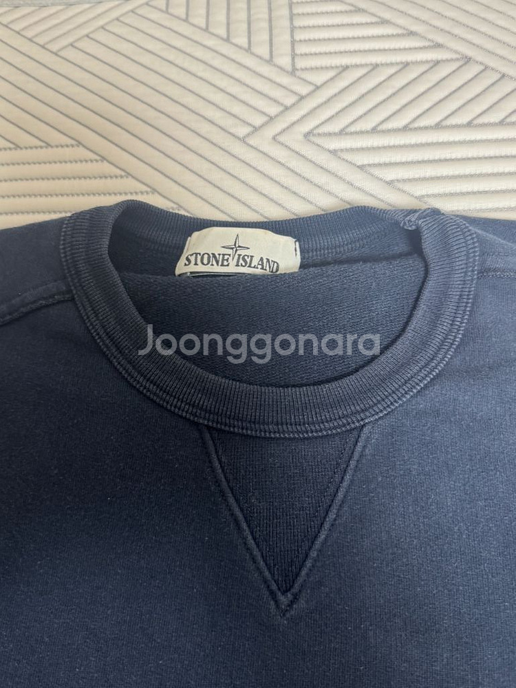 [L]스톤아일랜드 네이비 맨투맨--1