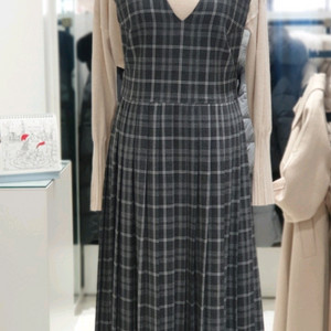 온앤온 미착용 롱 원피스