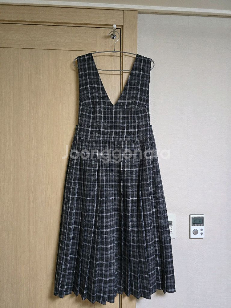 온앤온 미착용 롱 원피스--3