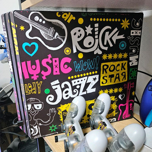 ps4 pro 내장 1테라 외장 4테라 팝니다