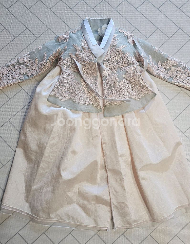 유주부띠크 여아 한복 6호 판매해요--2