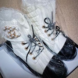 샤넬 숏부츠,새상품,235cm,풀박스,S급레플