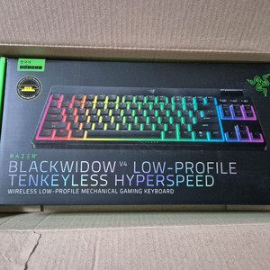 레이저 블랙우디 V4 로우프로필 게이밍키보드
