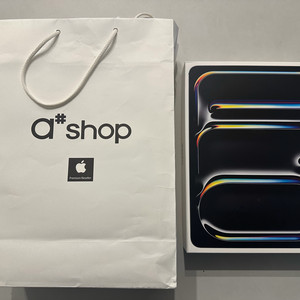 아이패드 프로 7세대 M4 13인치 256g wifi 미개봉 판매합니다.