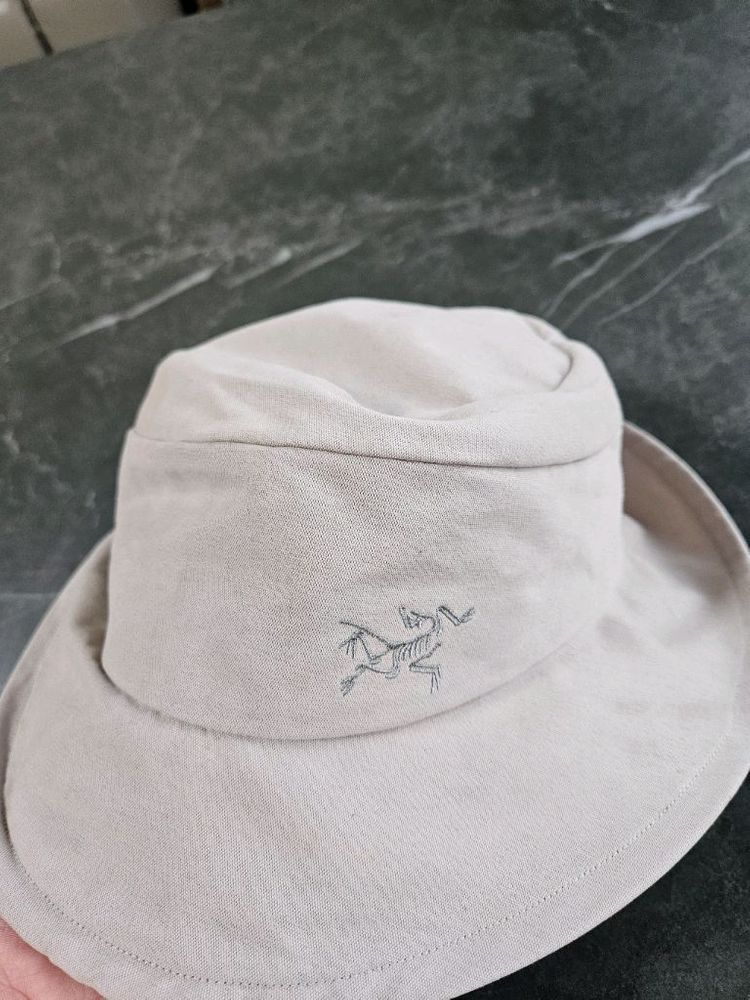 아크테릭스 버킷햇 베이지--1