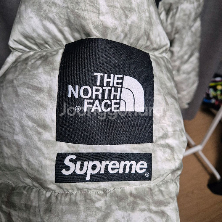 [L]슈프림 노스페이스 페이퍼눕시 패딩(m사이즈와 교환가능)--1
