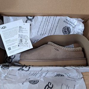 [백화점구입] 어그 타스만 230사이즈 카리부 새제품