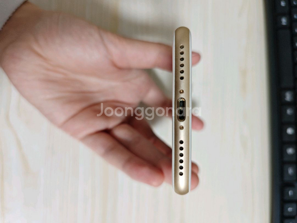 iPhone 7 골드 32GB 판매합니다--2