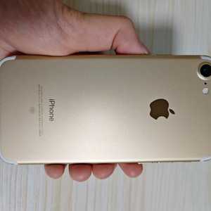 iPhone 7 골드 32GB 판매합니다