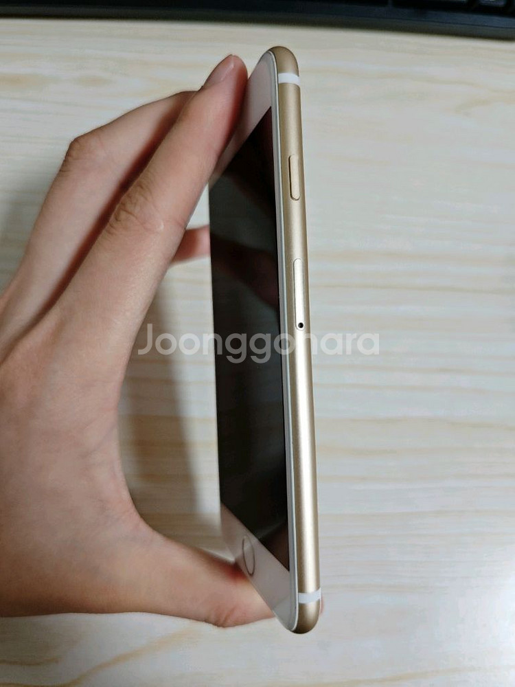 iPhone 7 골드 32GB 판매합니다--4