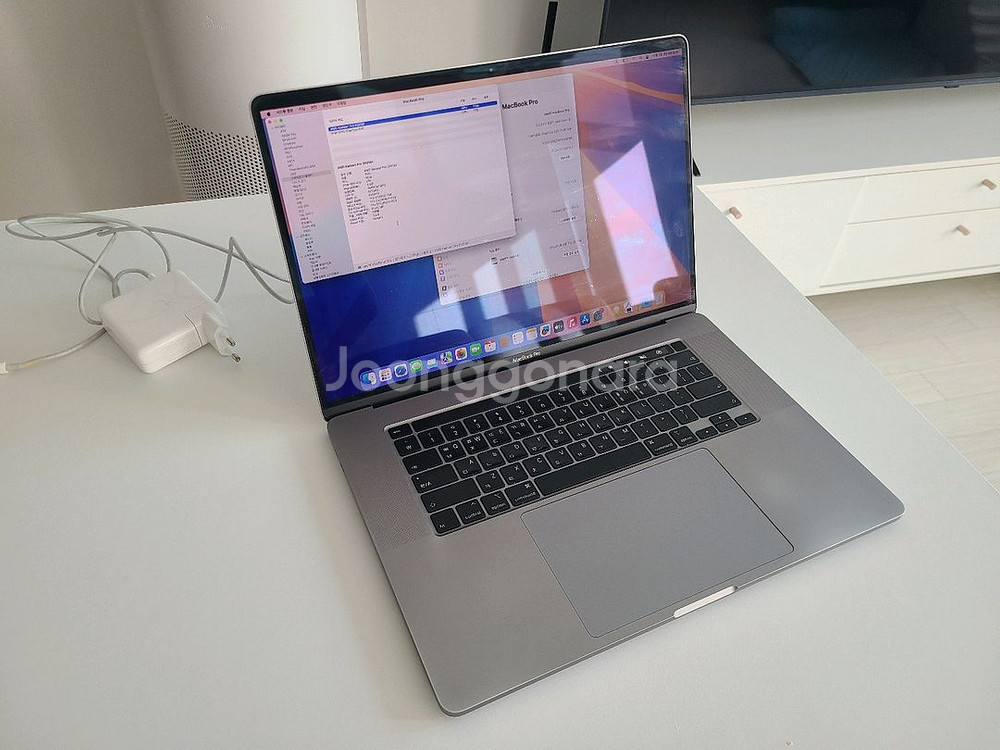 맥북 프로 16 인치 i9 ram32 ssd1tb/원가369만원/2021년9월구입--5