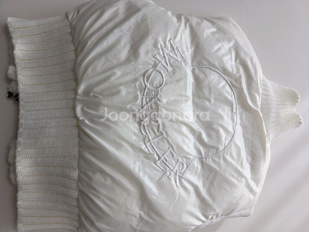 여성 몽클레어 트리콧 패딩 가디건(새상품)--5