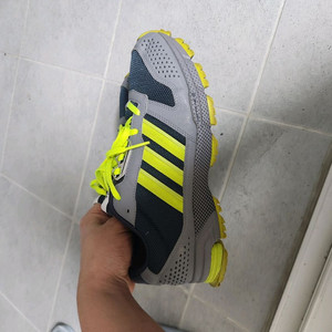 아디다스 트레일런닝화 265