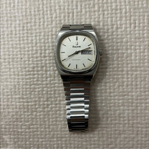 부로바 테레비 시계