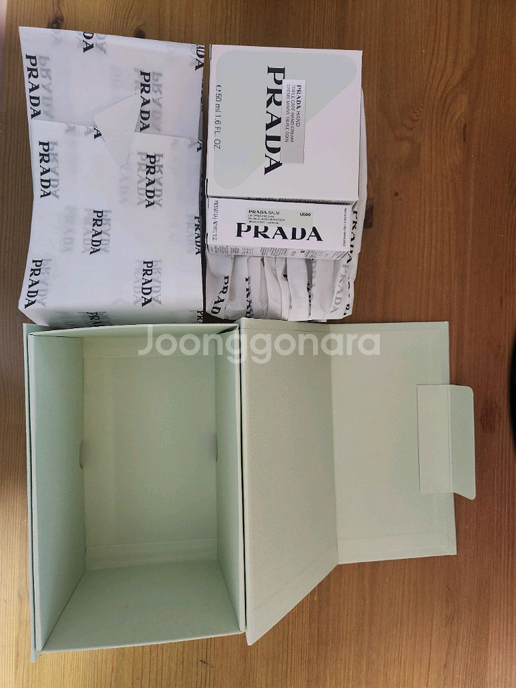 (미개봉 새제품) 프라다 핸드크림, 립밤 세트--4