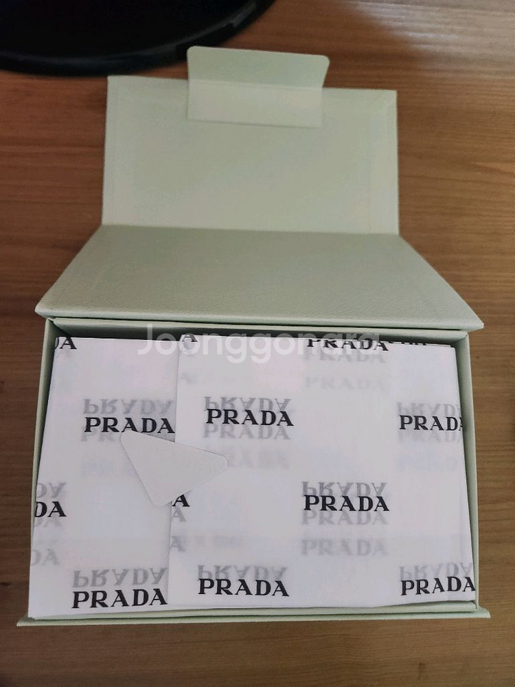 (미개봉 새제품) 프라다 핸드크림, 립밤 세트--1