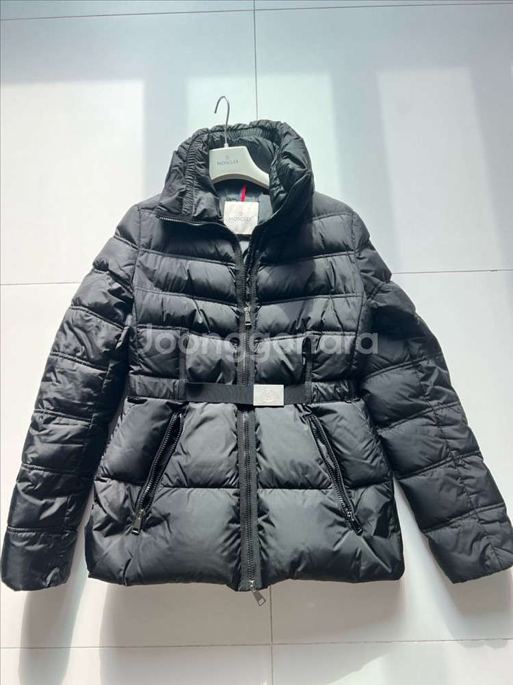 몽클레어 알루에뜨 3사이즈 팝니다.--1