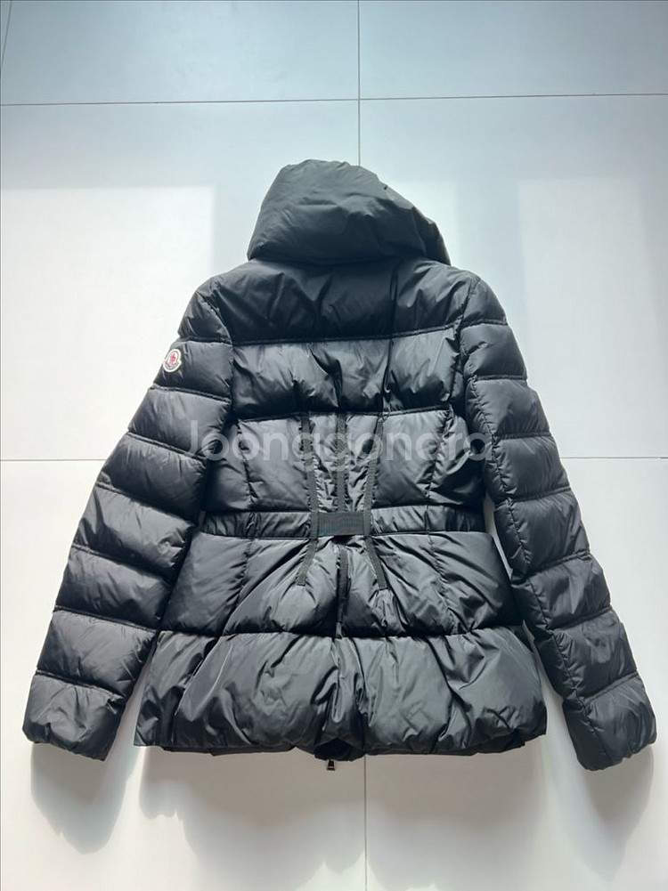 몽클레어 알루에뜨 3사이즈 팝니다.--2