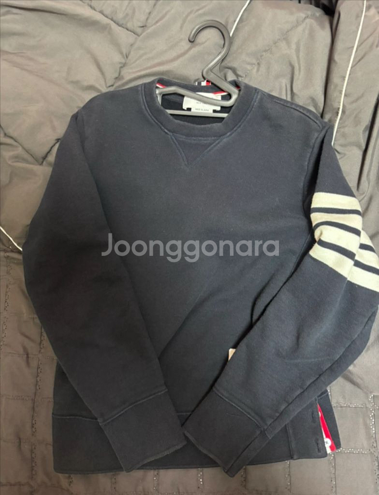 4바 스트라이프 맨투맨--0