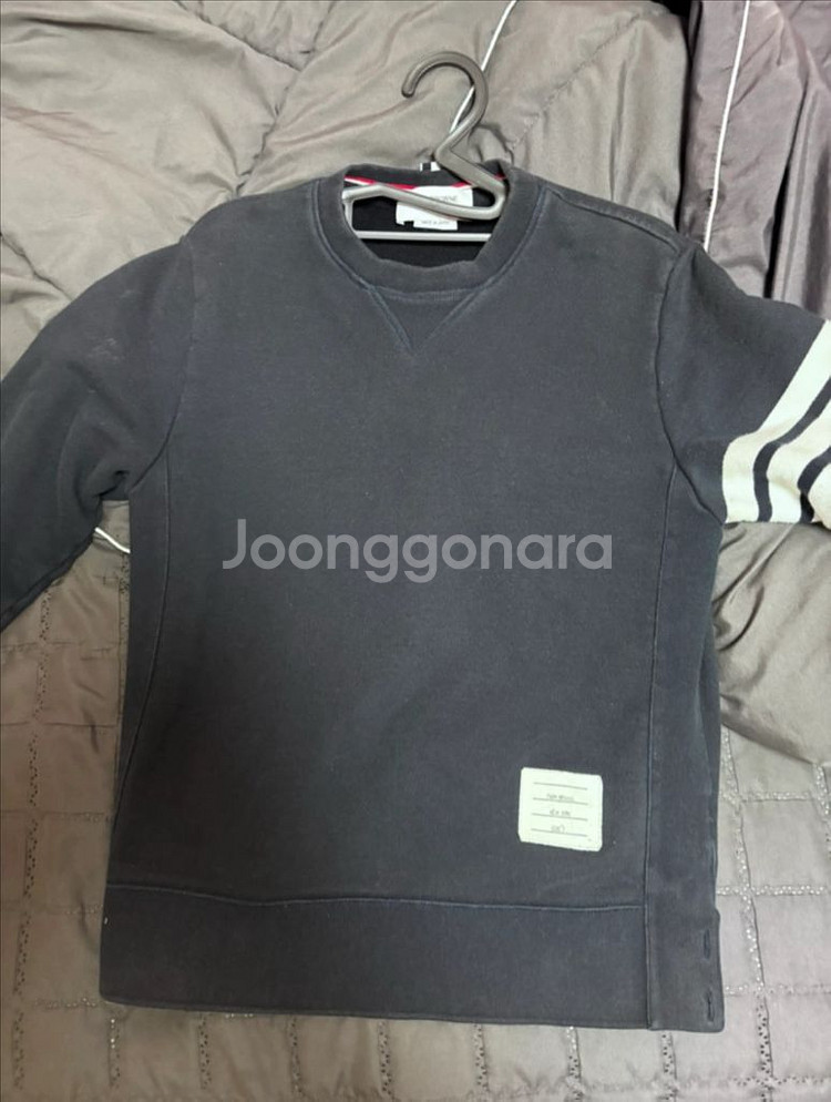 4바 스트라이프 맨투맨--1