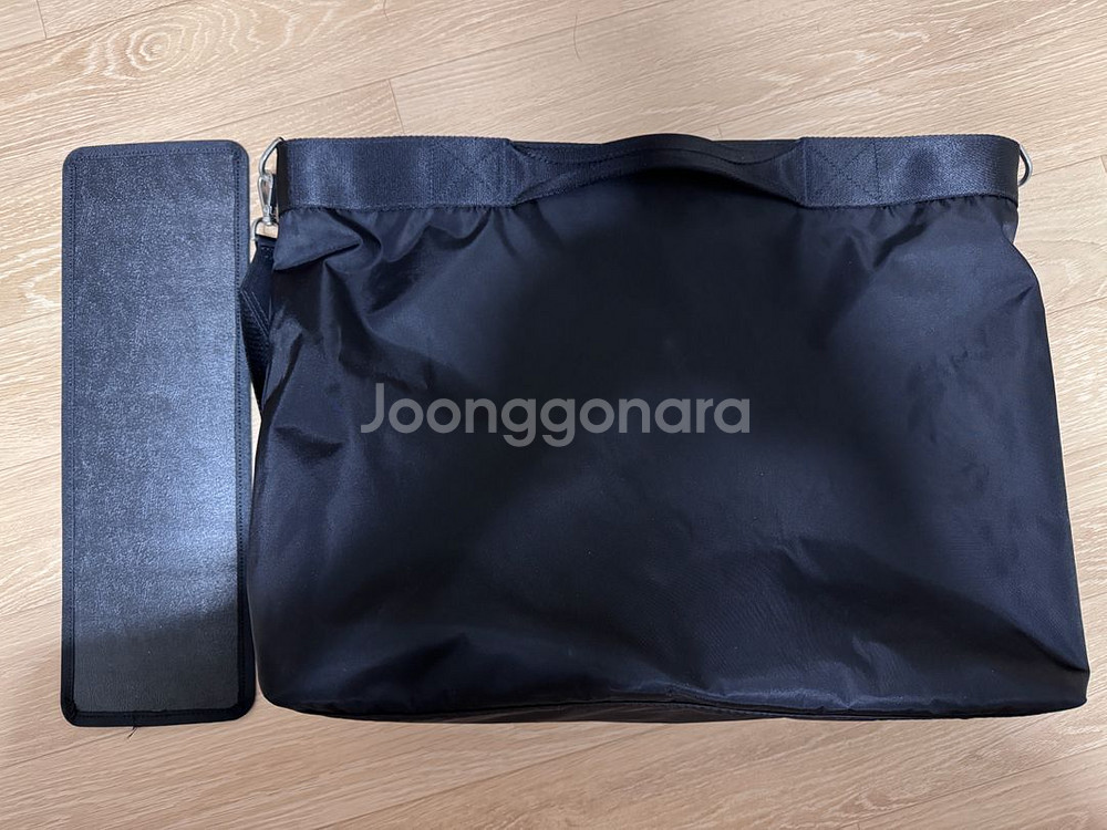 코스 PURSUIT 메신저 백 블랙 - 나일론--3