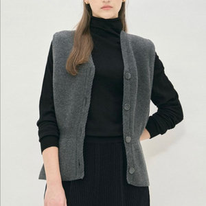 한섬 마인 울 페플럼 니트 베스트 새상품