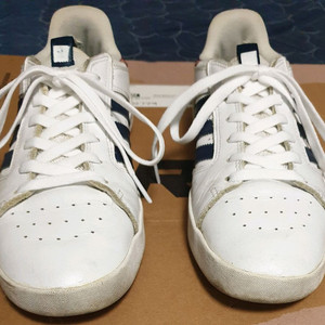 아디다스 스니커즈 화이트 (260)