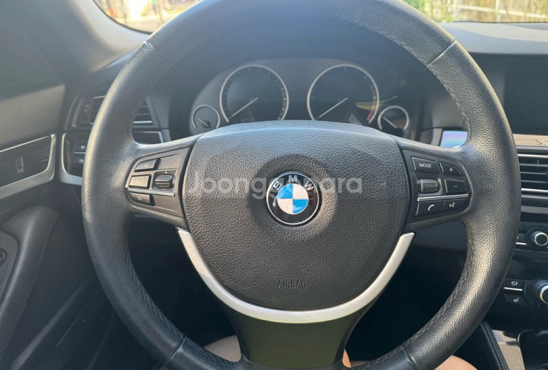 BMW F10 5시리즈 스티어링휠 판매합니기--1