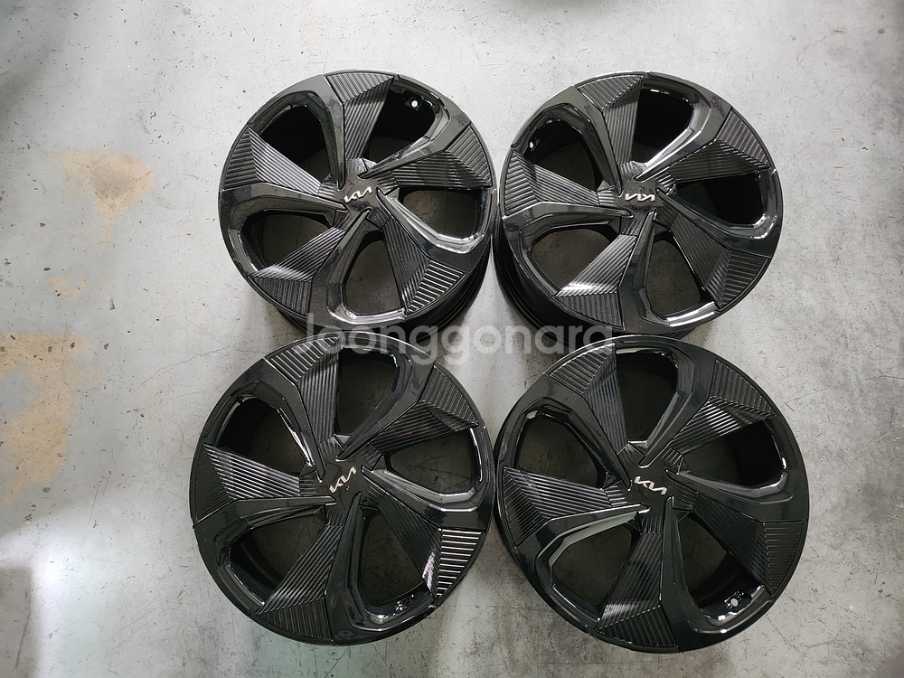 EV6 GT 20인치 블랙휠 순정휠 중고휠 / 싼타페 쏘렌토 카니발--0