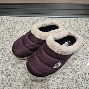 노스페이스 퍼슬리퍼 180