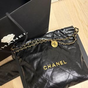 샤넬 22백 블랙금장 스몰