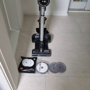 LG 코드제로 무선청소기 물걸레키트 포함 상태좋음