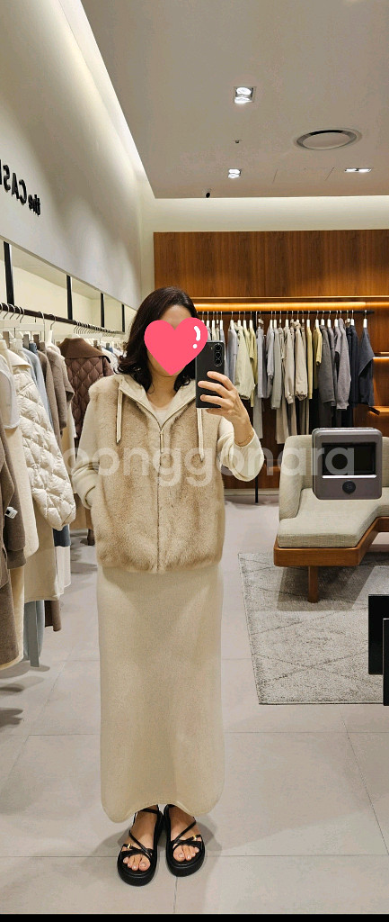 더캐시미어 밍크 베스트 55사이즈(착용사진.새상품)--1